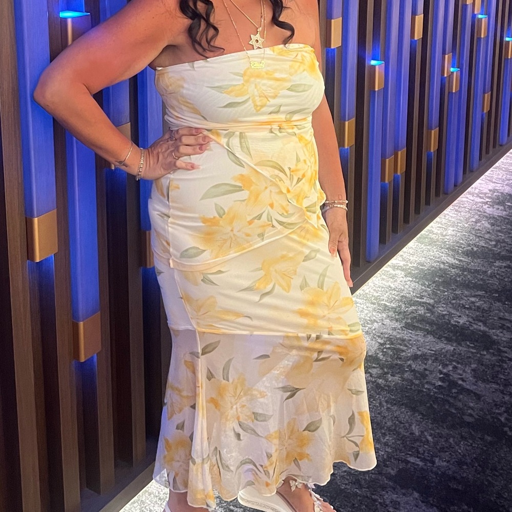 Elegant Yellow Floral Strapless Dress